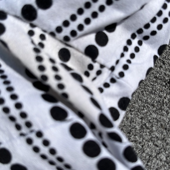 Button-Up Vertical Stripes Blouse - Picture 6 of 7